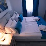 Laguna Vila *