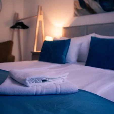 Laguna موستار