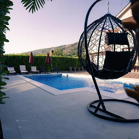 Laguna Villa