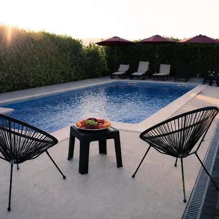 Laguna Villa