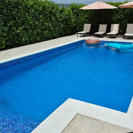 Villa Laguna