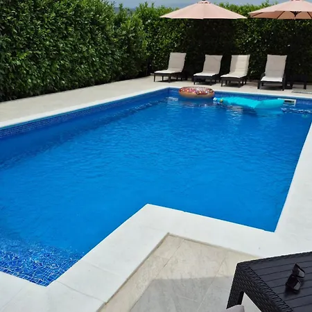 Laguna Villa